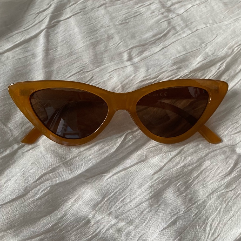Cat eye sunglasses
